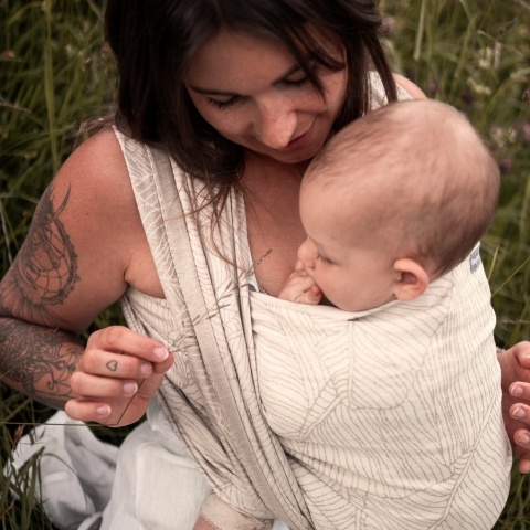 gewebtes Tragetuch ab Geburt